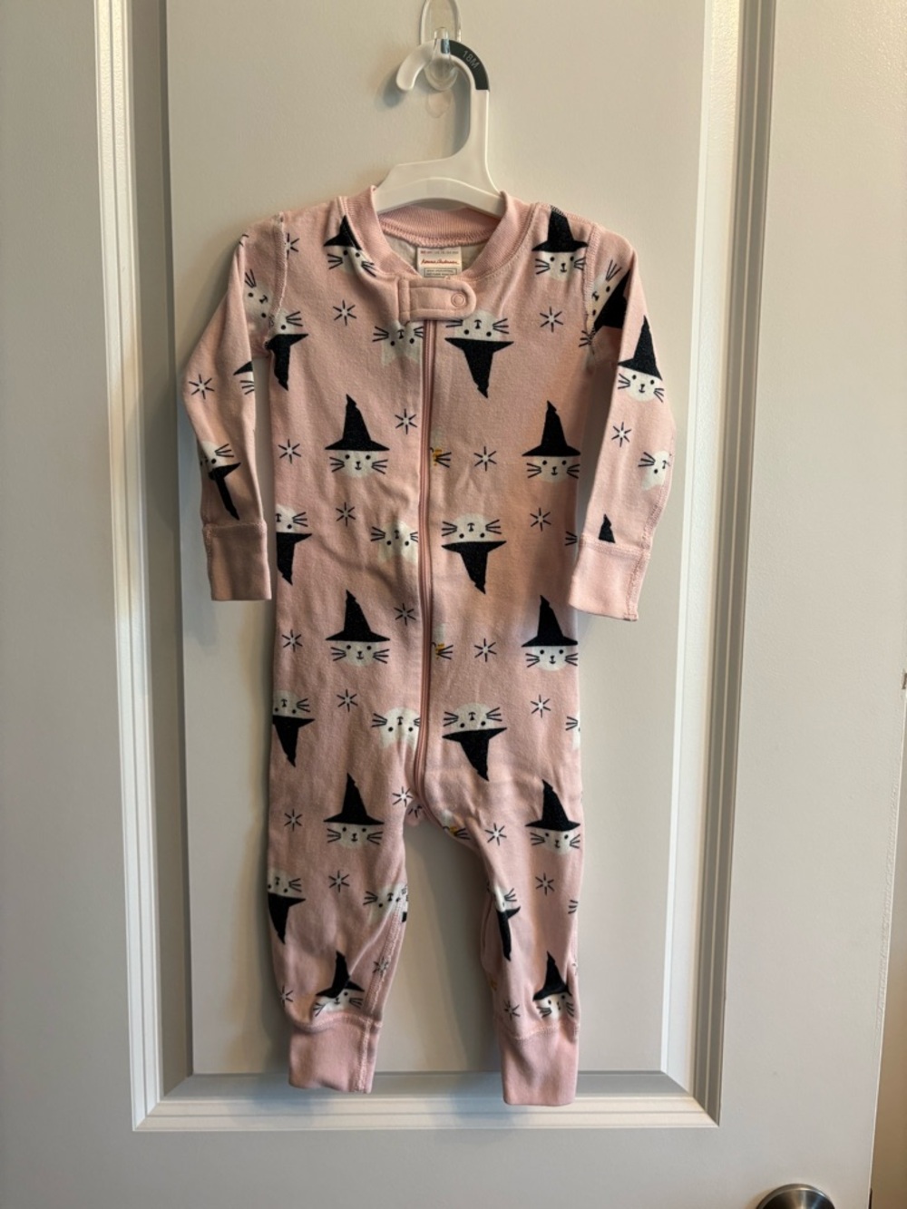 Hanna Andersson Pink Witch Cat Zip-Front Footed One-Piece